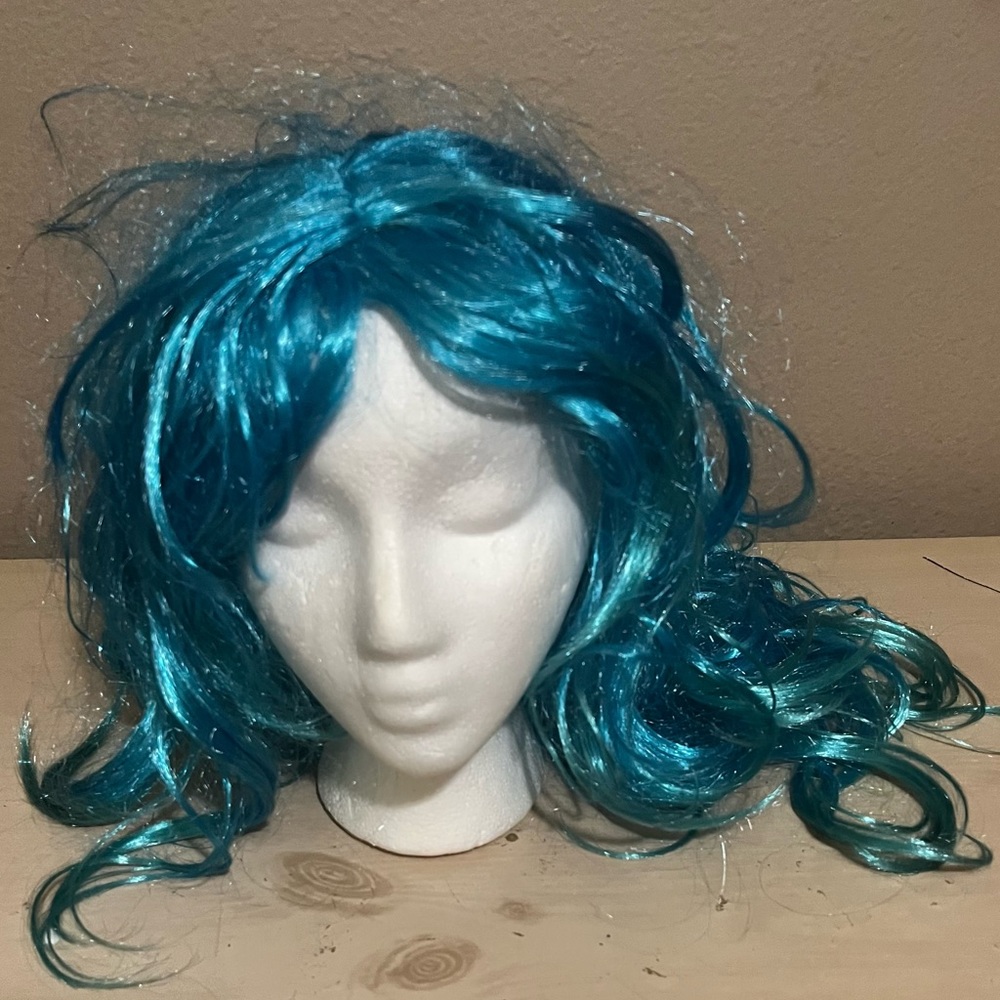 Blue wig - Picture 3 of 4